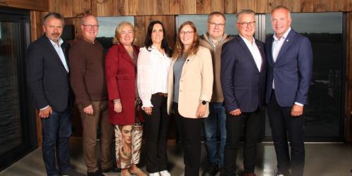 t.v. Knut Sjømæling, Ståle Refstie, Ingrid Rangønes, Hanne-Berit Brekke, Ingrid Waagen, Hugo Pedersen, Svein Roksvåg og Kjell Neergaard